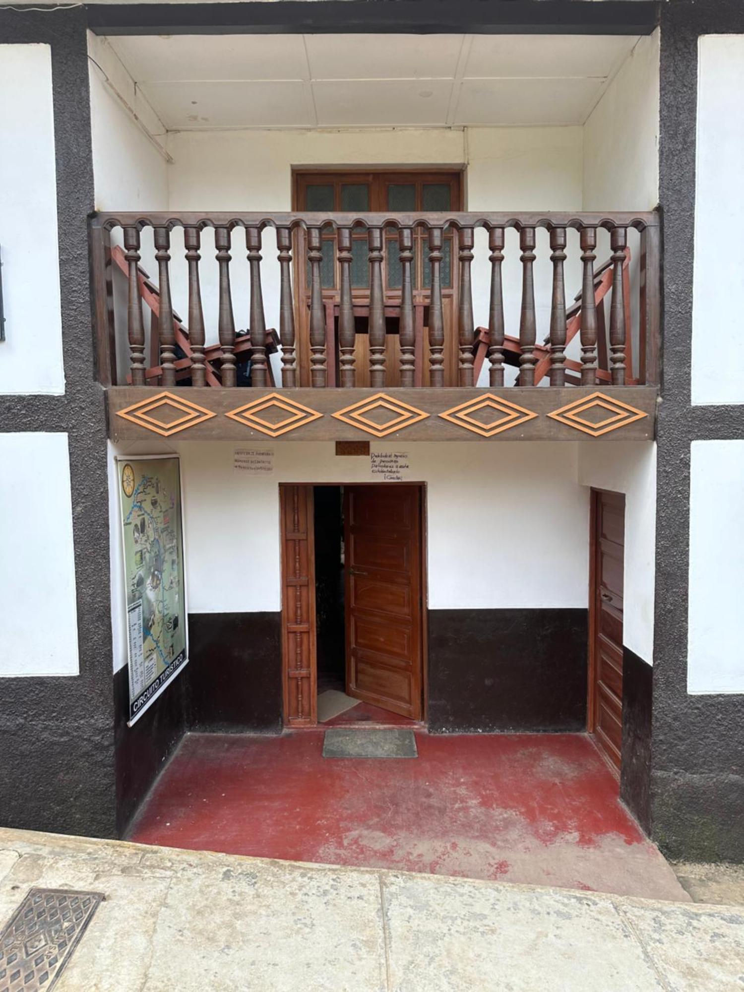 Хостел Aventura Chachapoyas Backpackers Экстерьер фото
